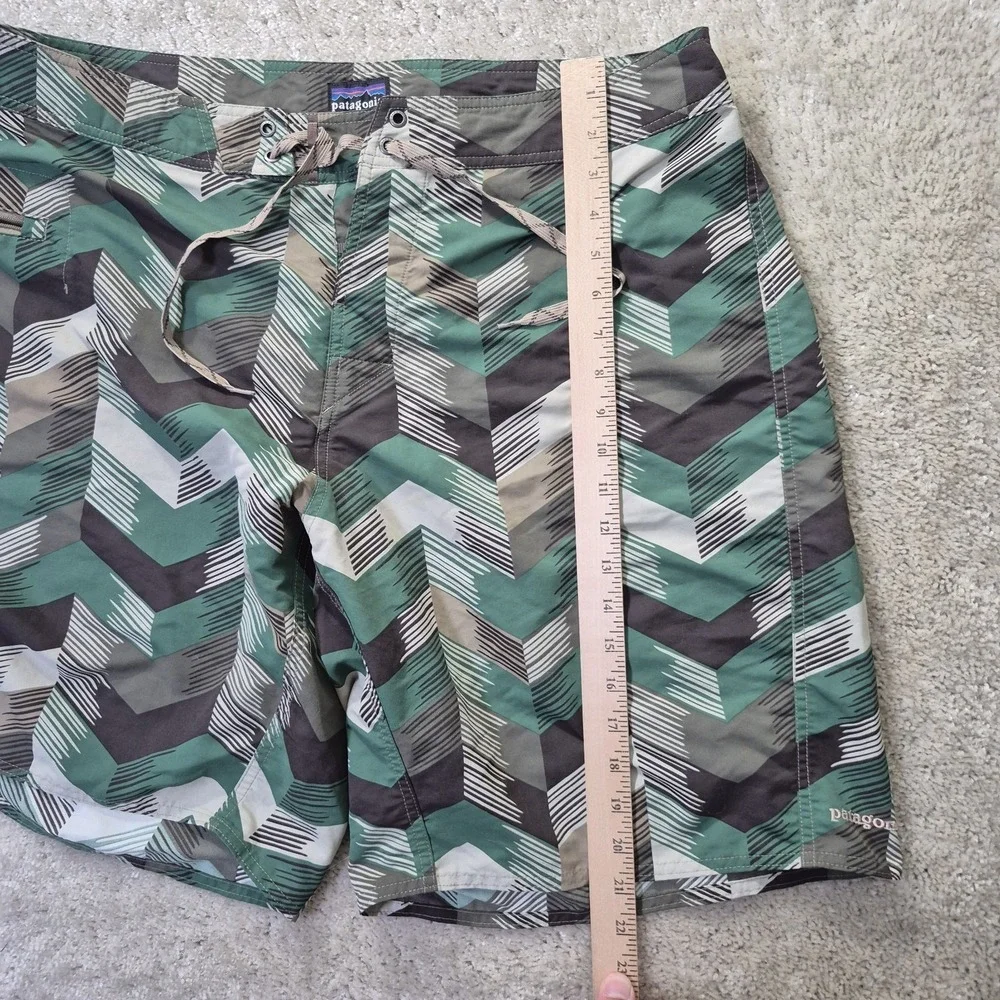 Patagonia Wavefarer Board Shorts Mens 38 Blue Stripe Drawstring Surf Swim Preppy